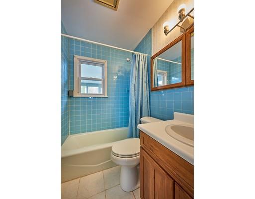 687 Bradley Road Springfield, MA 01109 - Photo 15 of 30