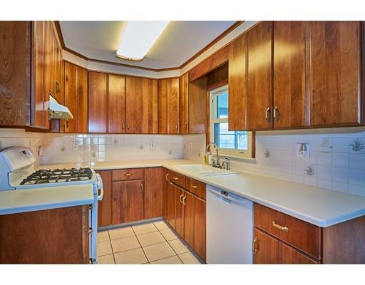 687 Bradley Road Springfield, MA 01109 - Photo 16 of 30
