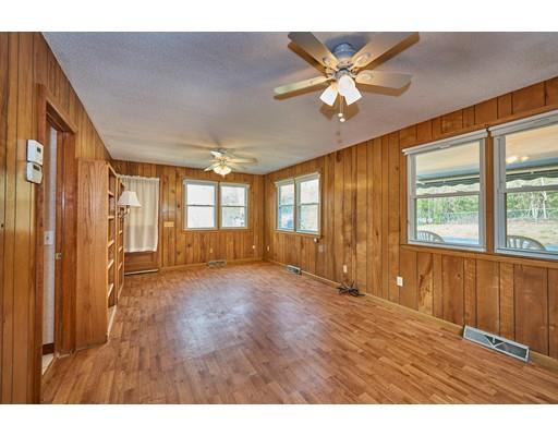 687 Bradley Road Springfield, MA 01109 - Photo 23 of 30