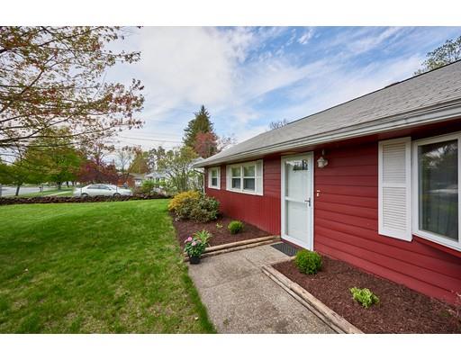 687 Bradley Road Springfield, MA 01109 - Photo 4 of 30