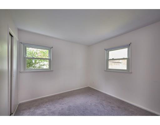 687 Bradley Road Springfield, MA 01109 - Photo 9 of 30