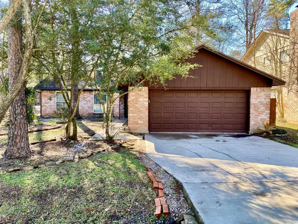 $1,995 | 2 North Waxberry Road, The Woodlands, TX 77381