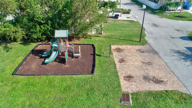 $2,300 | 116 Williams Court, Palm Springs, FL 33461