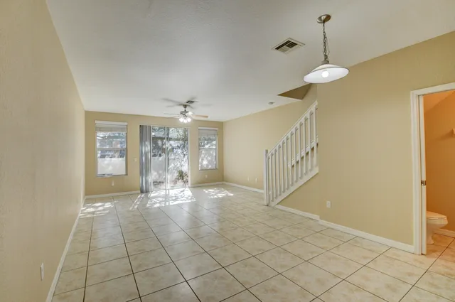 $2,300 | 116 Williams Court, Palm Springs, FL 33461