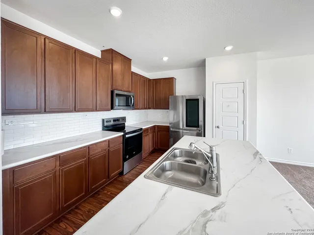 $2,300 | 14838 House Wren Fall Street, San Antonio, TX 78253