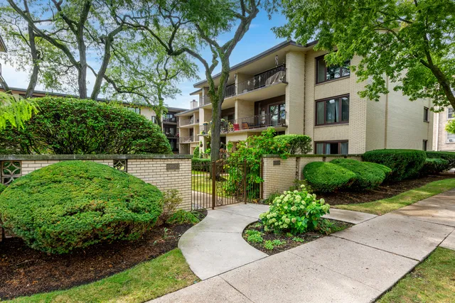 $259,000 | 1029 Washington Boulevard, Unit 102, Oak Park, IL 60302
