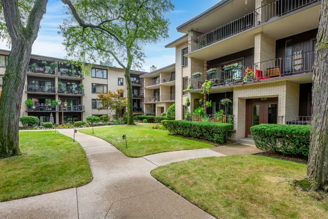 $259,000 | 1029 Washington Boulevard, Unit 102, Oak Park, IL 60302