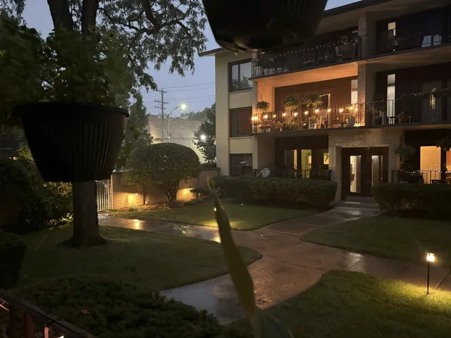 $259,000 | 1029 Washington Boulevard, Unit 102, Oak Park, IL 60302