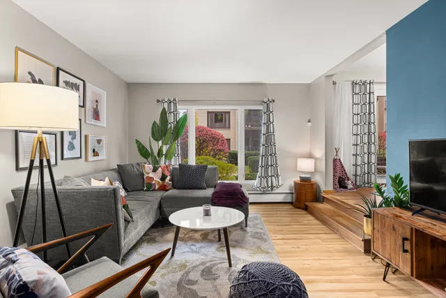 $259,000 | 1029 Washington Boulevard, Unit 102, Oak Park, IL 60302