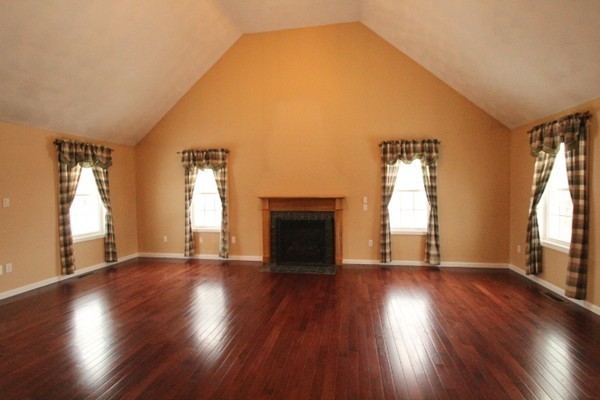 37 Kelly Road Dracut, MA 01826 - Photo 9 of 20 Gallery Image 9