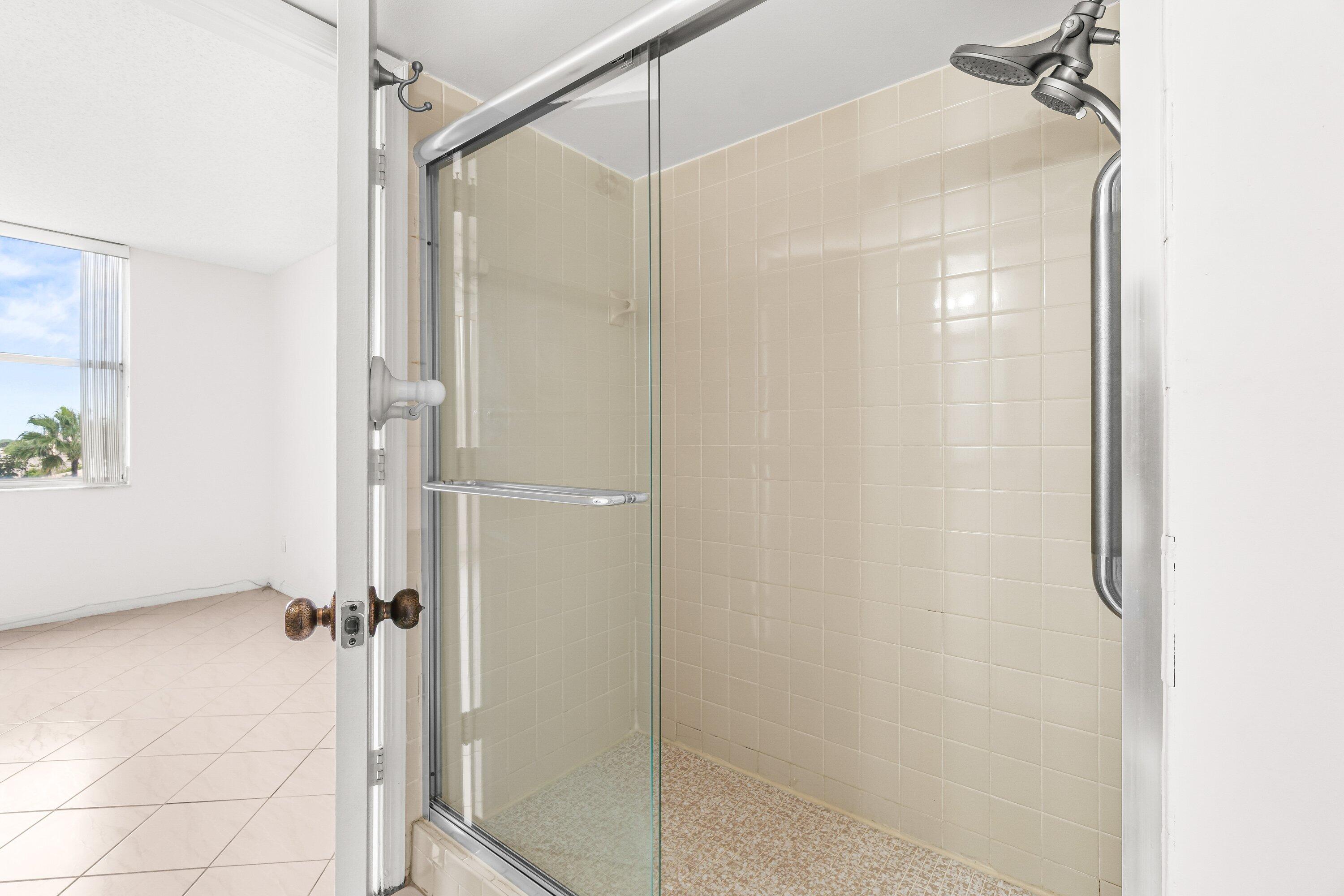 14623 Bonaire Boulevard, Unit 608 Delray Beach, FL 33446 - Photo 13 of 28 018-14623BonaireBoulevard-608-DelrayBeac