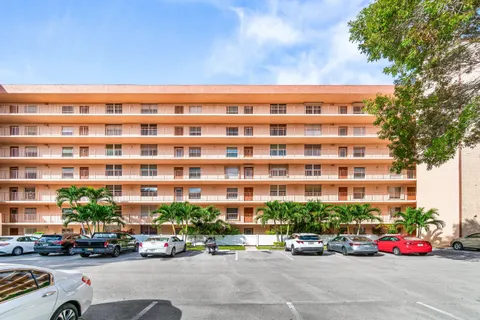 $144,900 | 14623 Bonaire Boulevard, Unit 608, Delray Beach, FL 33446