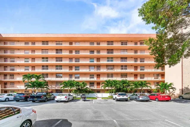 $144,900 | 14623 Bonaire Boulevard, Unit 608, Delray Beach, FL 33446