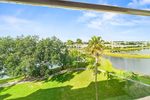 $144,900 | 14623 Bonaire Boulevard, Unit 608, Delray Beach, FL 33446