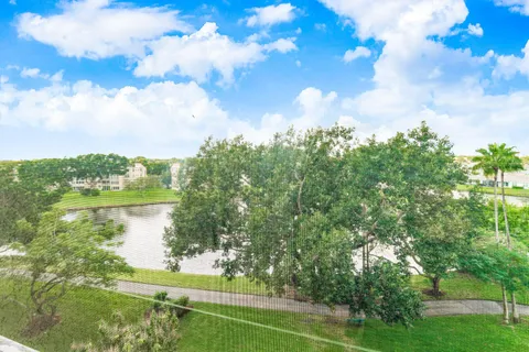 $144,900 | 14623 Bonaire Boulevard, Unit 608, Delray Beach, FL 33446