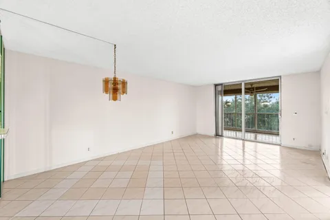 $144,900 | 14623 Bonaire Boulevard, Unit 608, Delray Beach, FL 33446