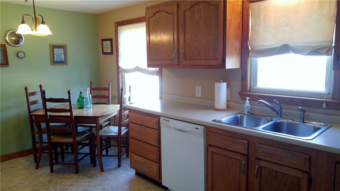 36 Roland Street Cumberland, RI 02864 - Photo 4 of 14 Gallery Image 4