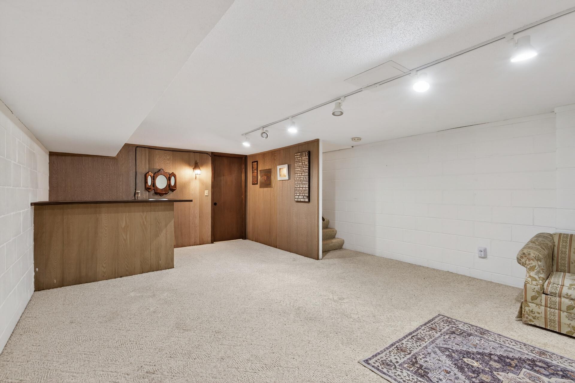 6042 Golden Valley Road Golden Valley, MN 55422 - Photo 11 of 26