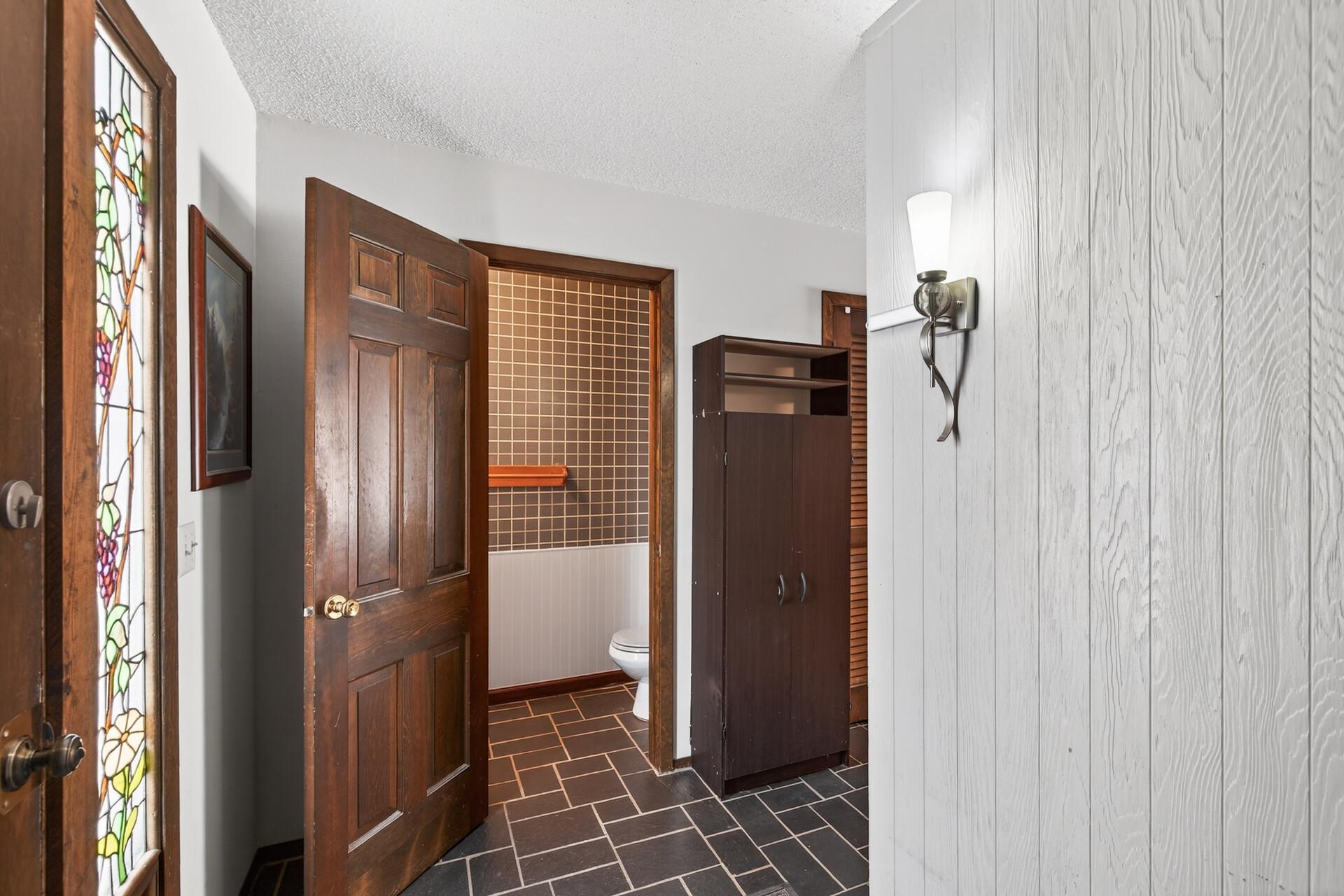 6042 Golden Valley Road Golden Valley, MN 55422 - Photo 14 of 26