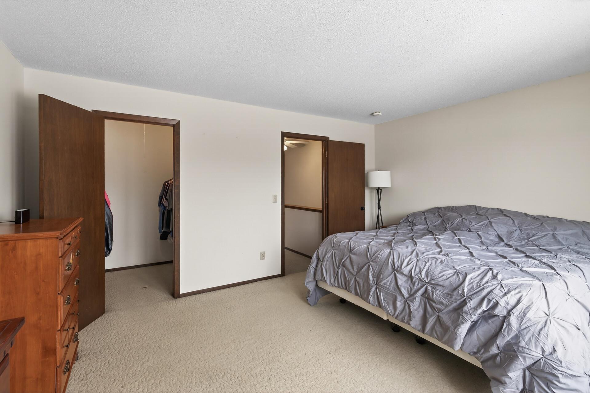 6042 Golden Valley Road Golden Valley, MN 55422 - Photo 19 of 26