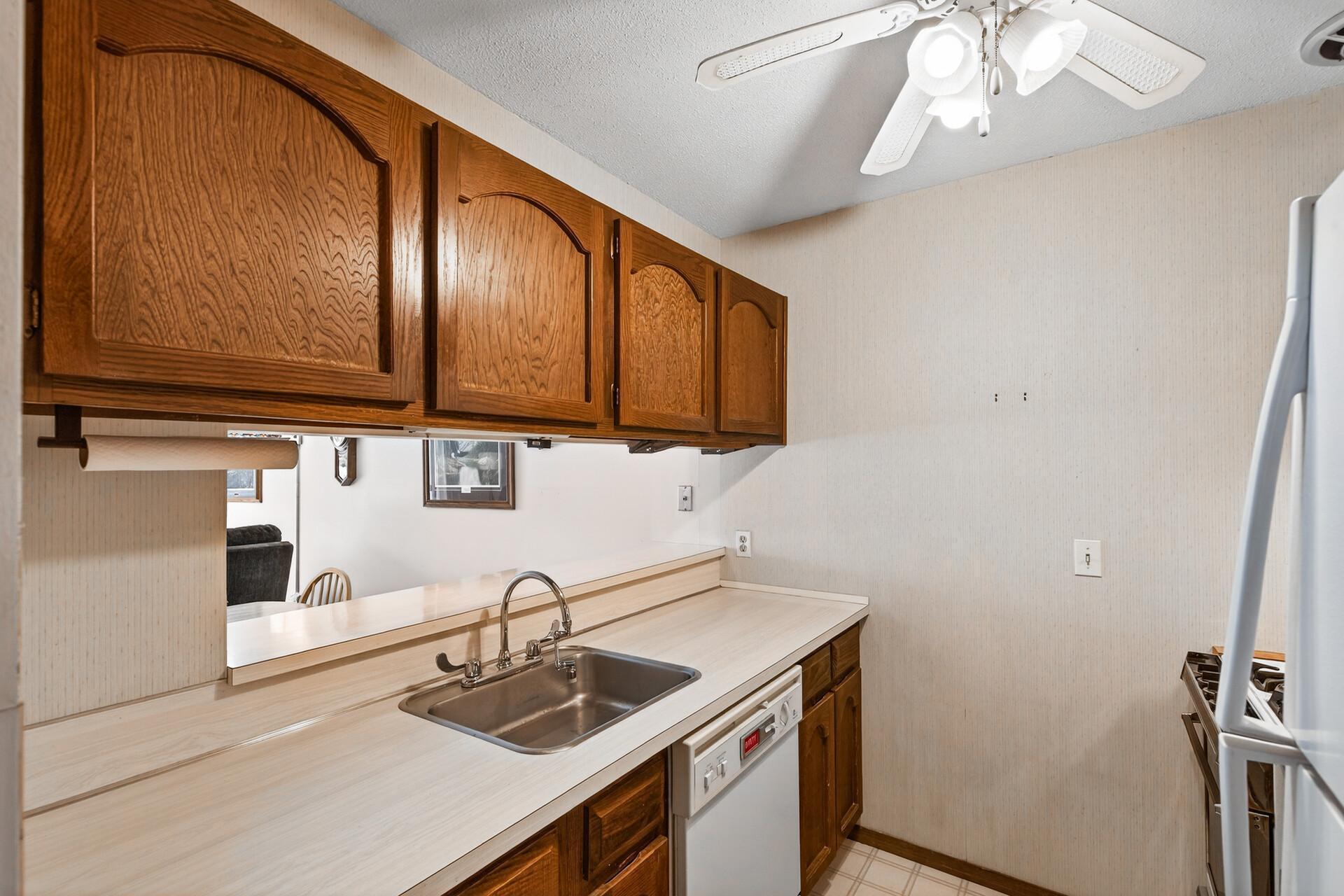 6042 Golden Valley Road Golden Valley, MN 55422 - Photo 2 of 26