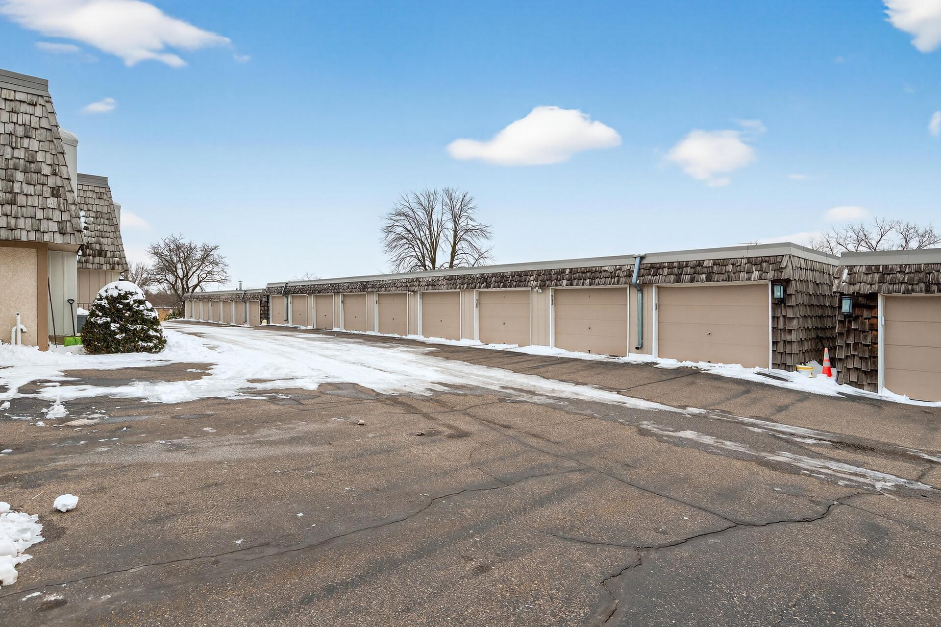 6042 Golden Valley Road Golden Valley, MN 55422 - Photo 23 of 26