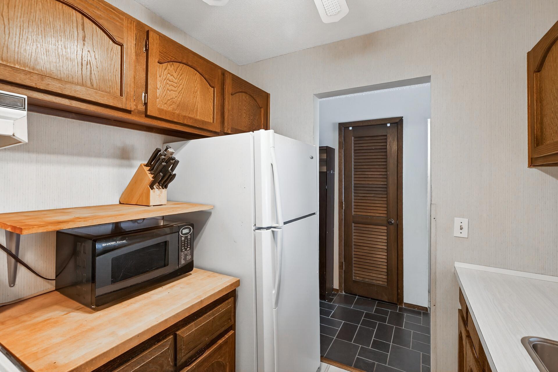 6042 Golden Valley Road Golden Valley, MN 55422 - Photo 3 of 26