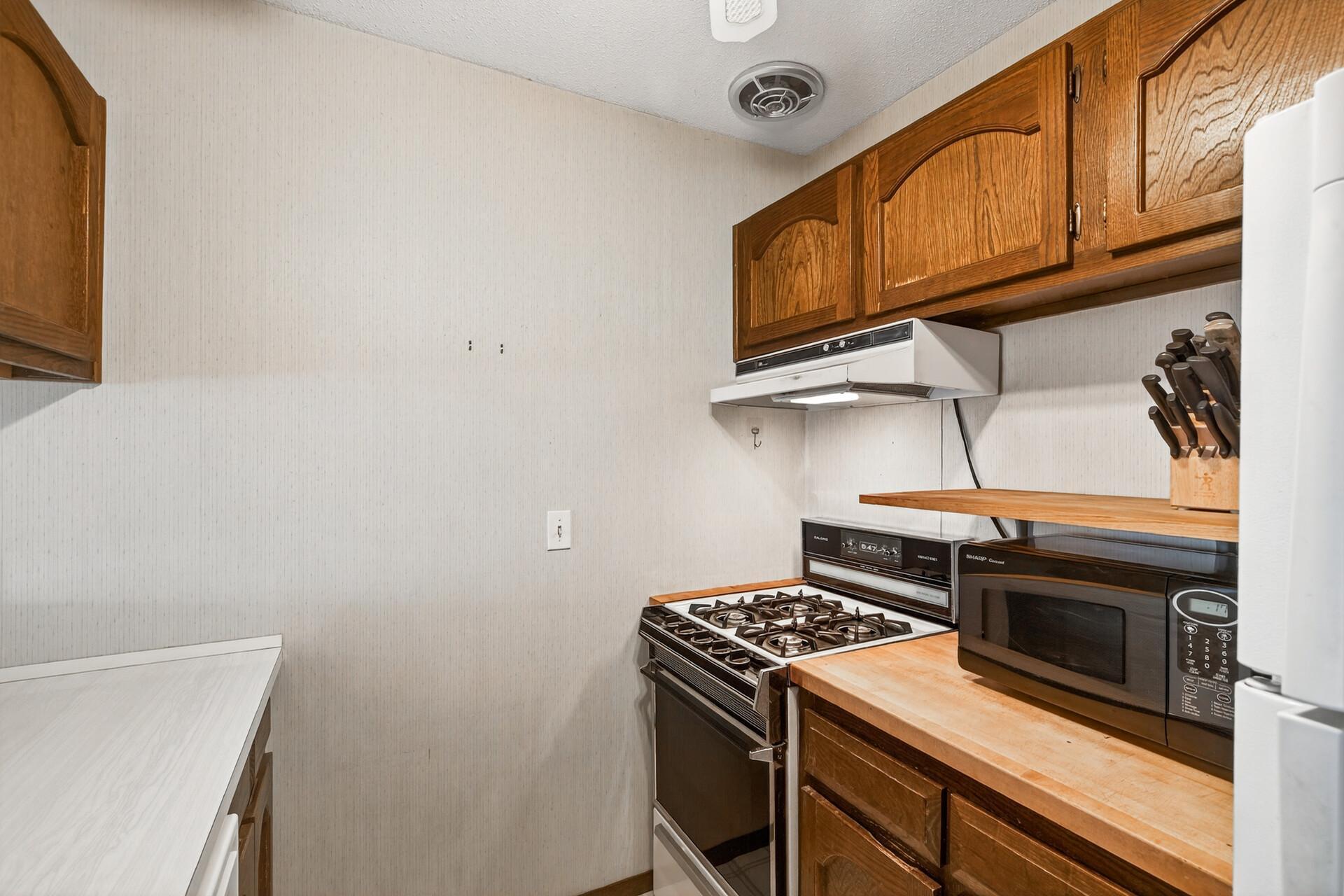 6042 Golden Valley Road Golden Valley, MN 55422 - Photo 4 of 26