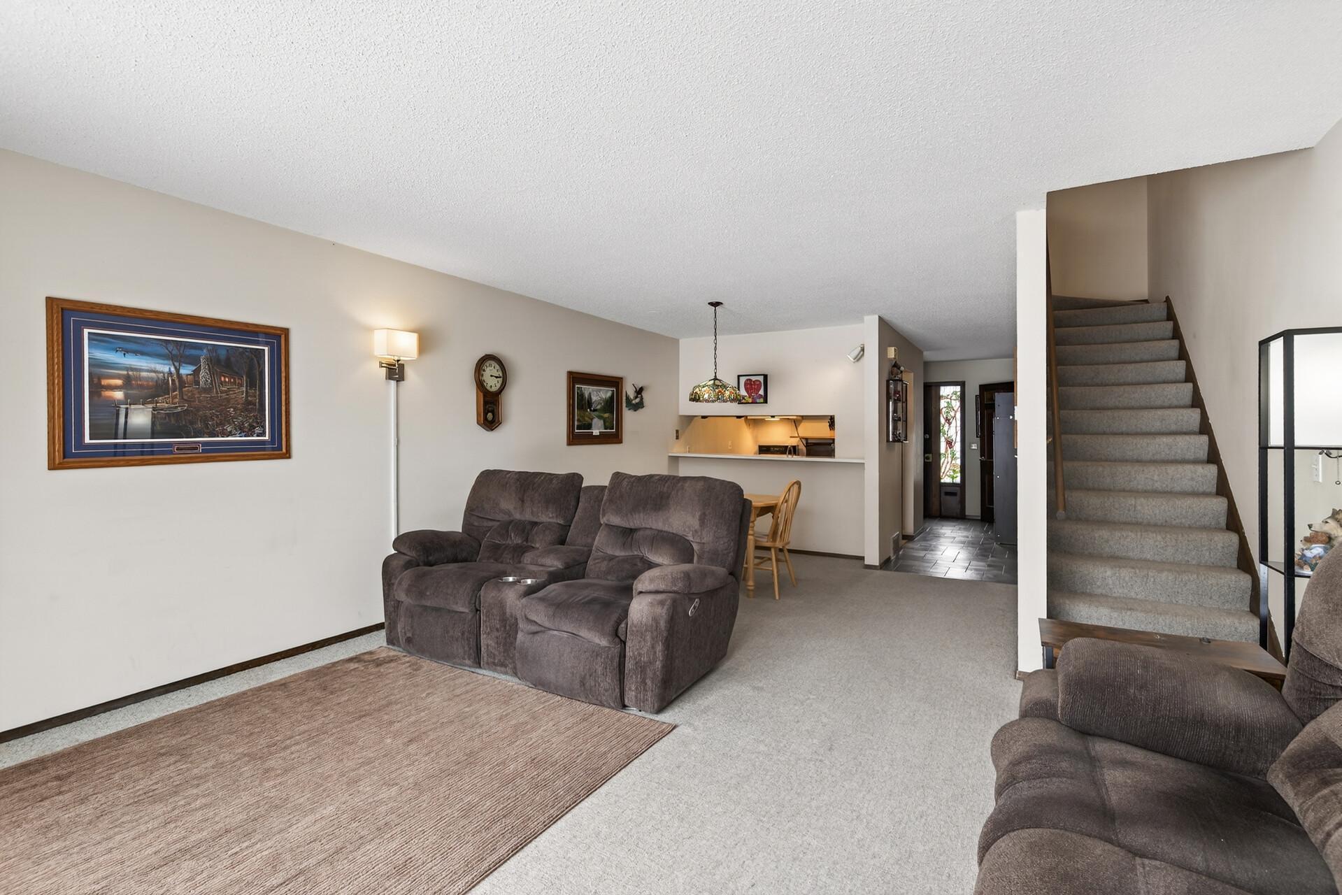 6042 Golden Valley Road Golden Valley, MN 55422 - Photo 7 of 26