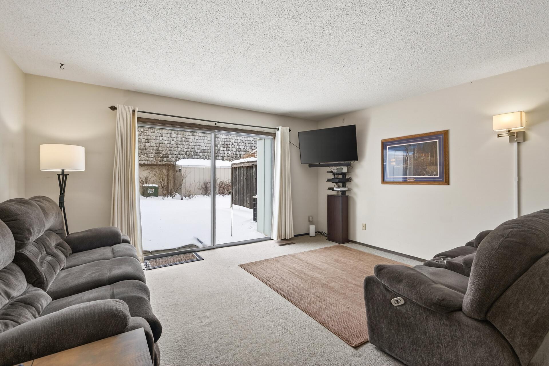 6042 Golden Valley Road Golden Valley, MN 55422 - Photo 8 of 26