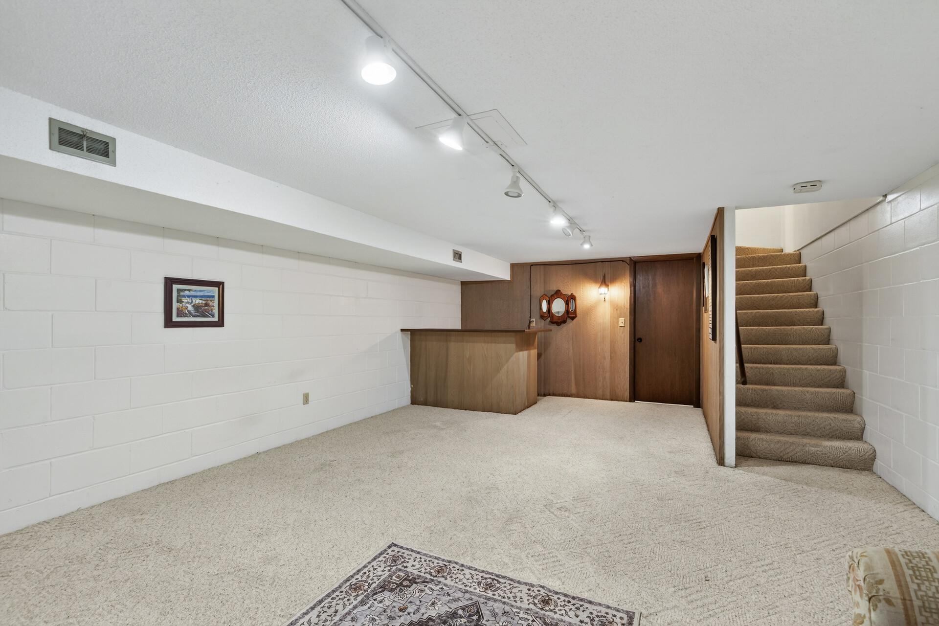 6042 Golden Valley Road Golden Valley, MN 55422 - Photo 10 of 26