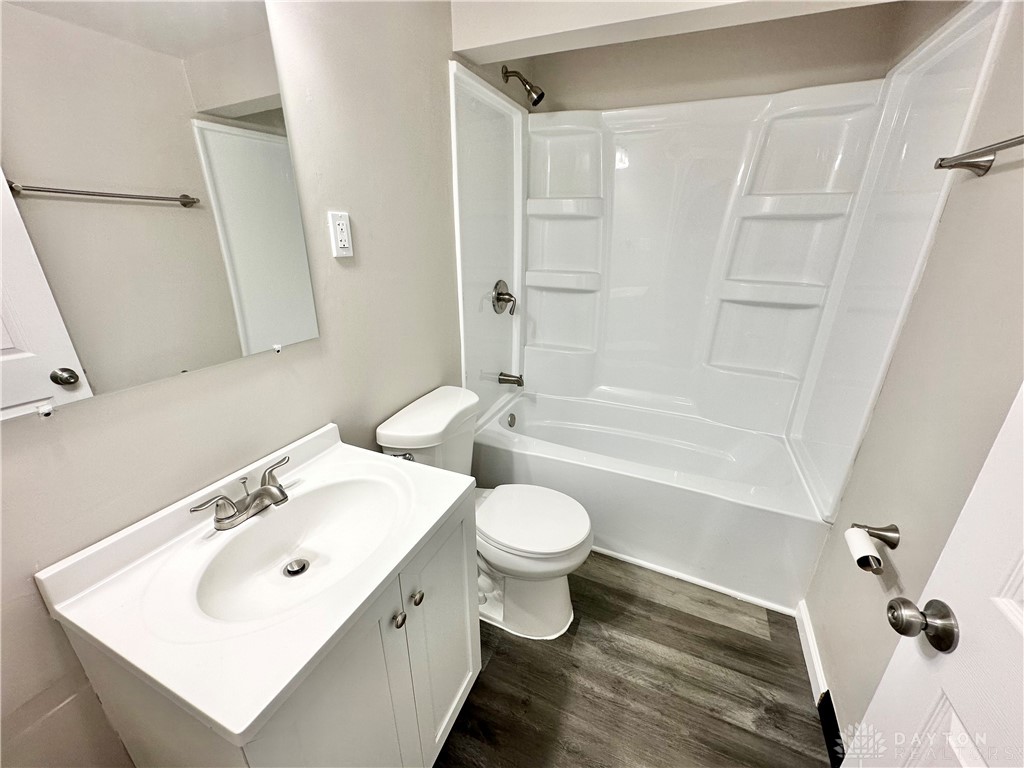 2728 Rugby Road Dayton, OH 45406 - Photo 19 of 30 Fresh bath!