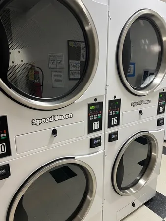 $2,450 | 2400 Windsor Mall, Unit 2H, Park Ridge, IL 60068