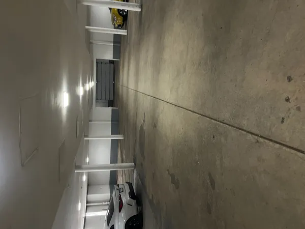 $2,450 | 2400 Windsor Mall, Unit 2H, Park Ridge, IL 60068