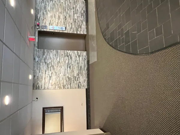 $2,450 | 2400 Windsor Mall, Unit 2H, Park Ridge, IL 60068