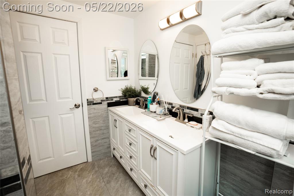 3131 Elmcrest Road Sterling Heights, MI 48310 - Photo 28 of 46