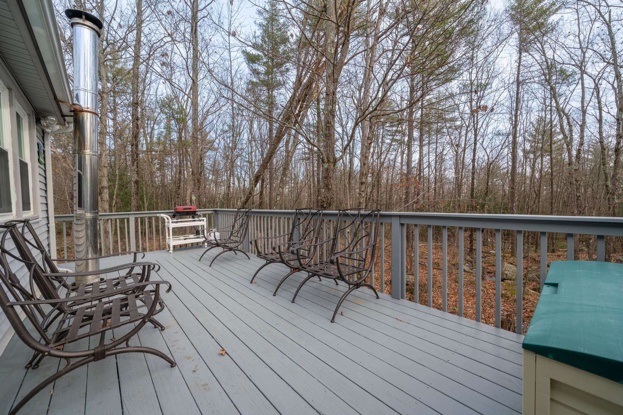 183 Hackett Hill Road Hooksett, NH 03106 - Photo 16 of 37