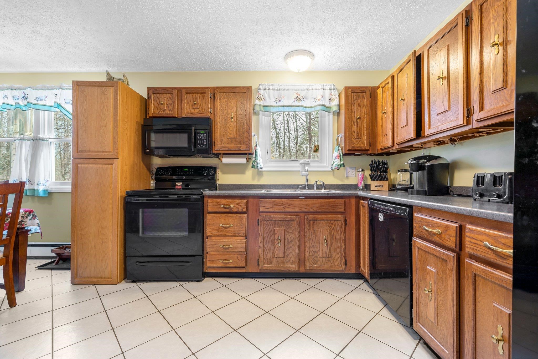 183 Hackett Hill Road Hooksett, NH 03106 - Photo 22 of 37