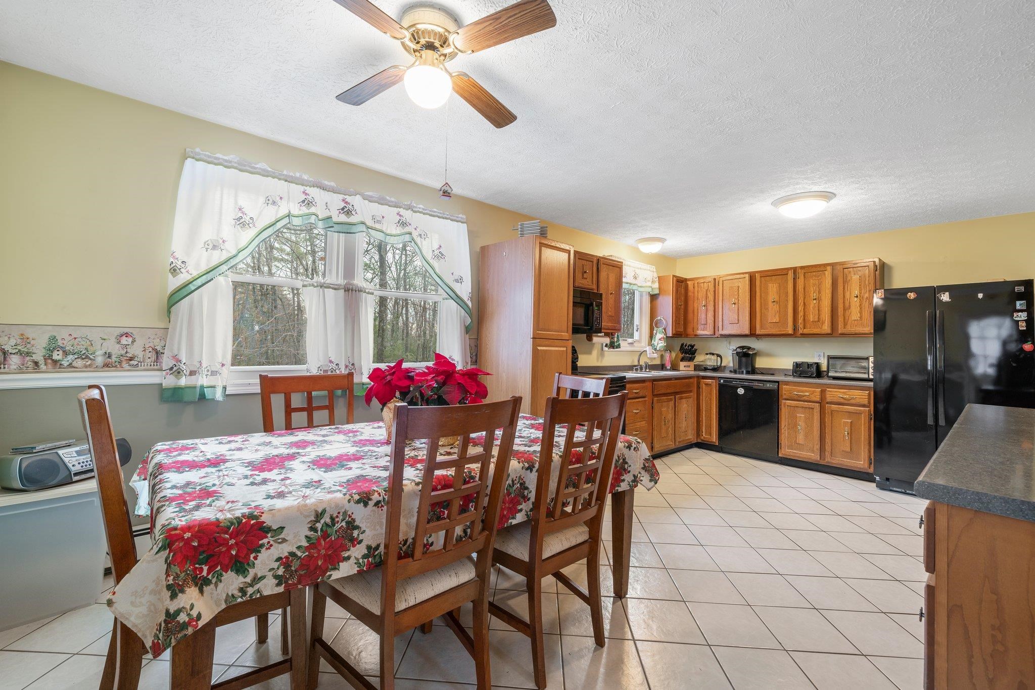 183 Hackett Hill Road Hooksett, NH 03106 - Photo 24 of 37