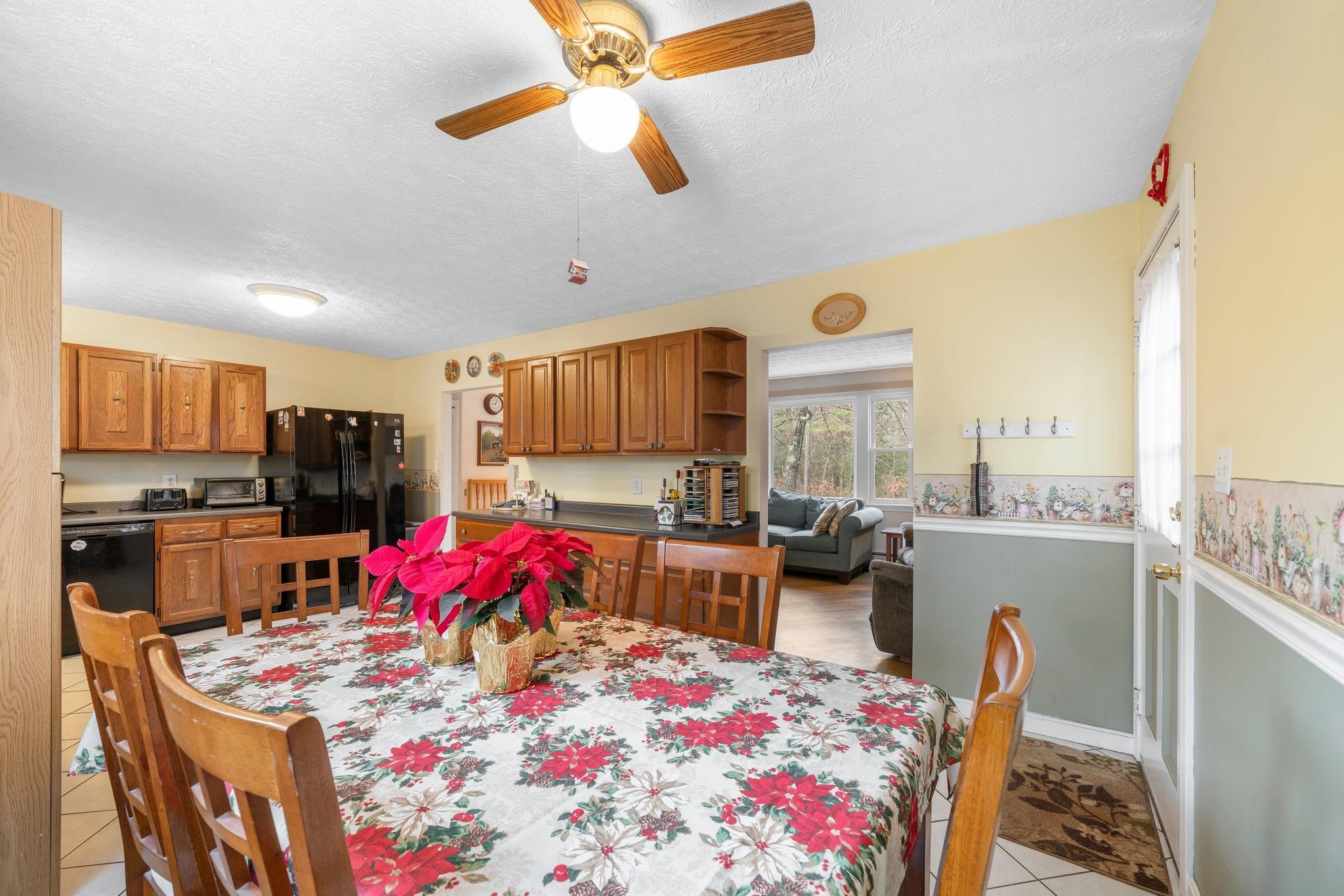 183 Hackett Hill Road Hooksett, NH 03106 - Photo 25 of 37