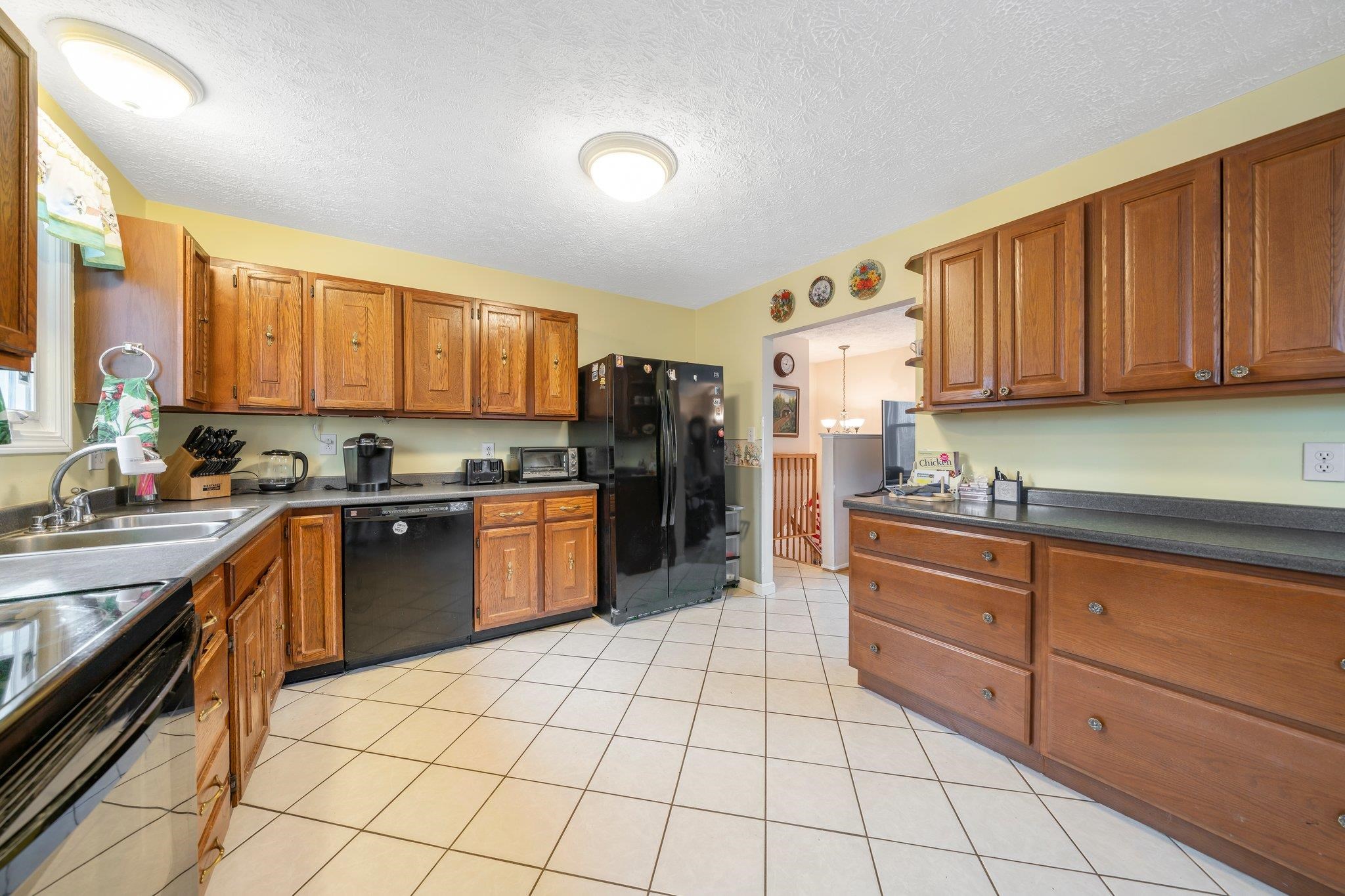 183 Hackett Hill Road Hooksett, NH 03106 - Photo 27 of 37