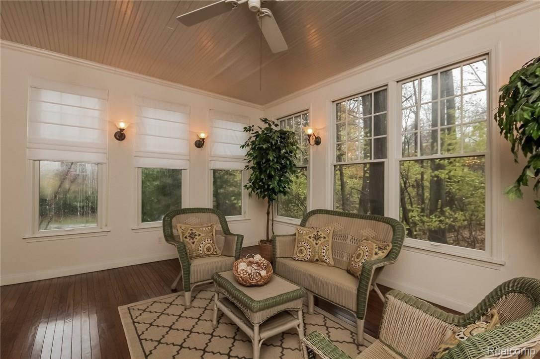 4750 Napier Road Canton, MI 48187 - Photo 32 of 97 032-Sunroom-2225689-medium.jpg