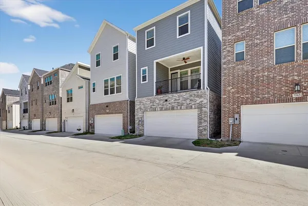 $2,995 | 7517 Sheboygan Avenue, Dallas, TX 75228