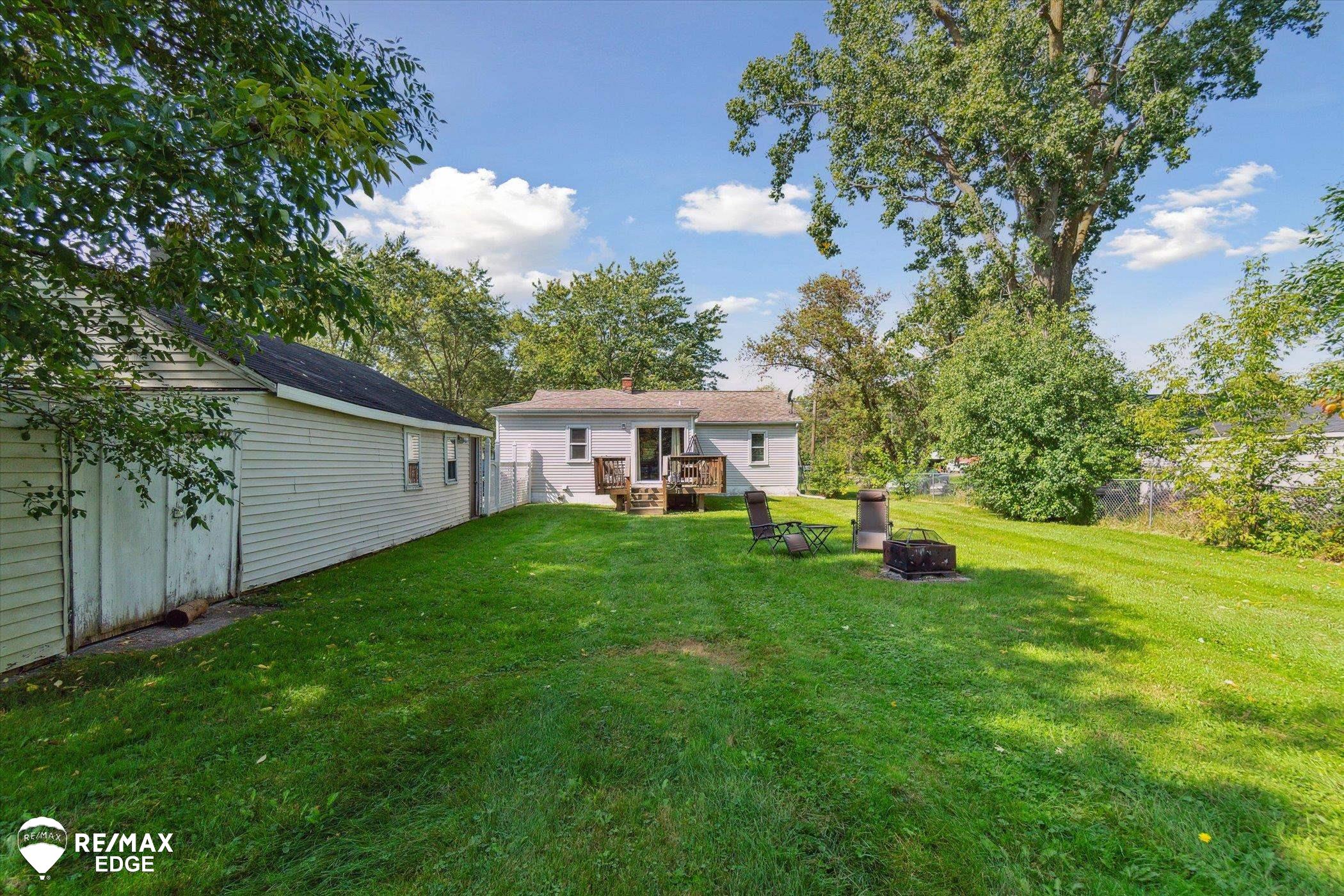 2197 Howe Road Burton, MI 48519 - Photo 34 of 37