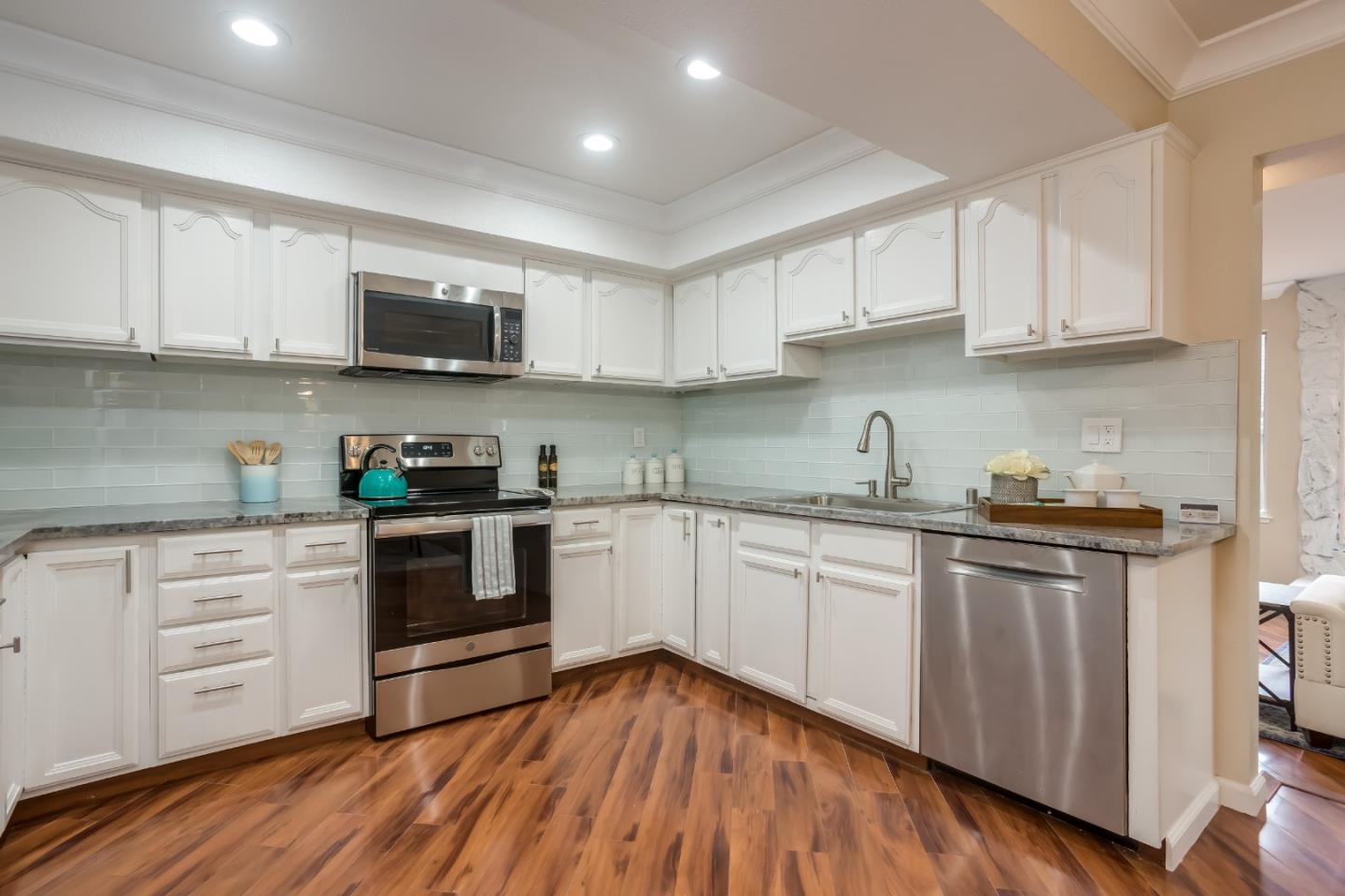 7555 Mayhews Landing Road Newark, CA 94560 - Photo 6 of 28 Gallery Image 6