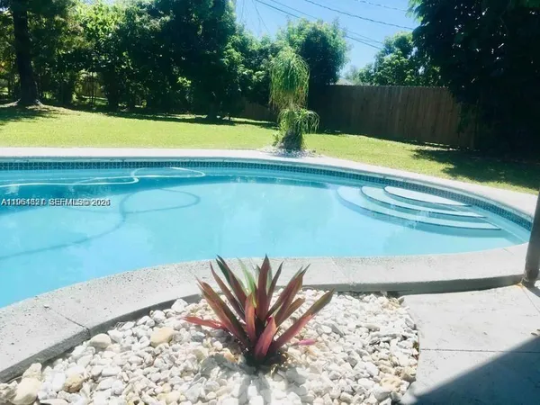 $5,500 | 17521 Southwest 93rd Avenue, Unit 1, Palmetto Bay, FL 33157