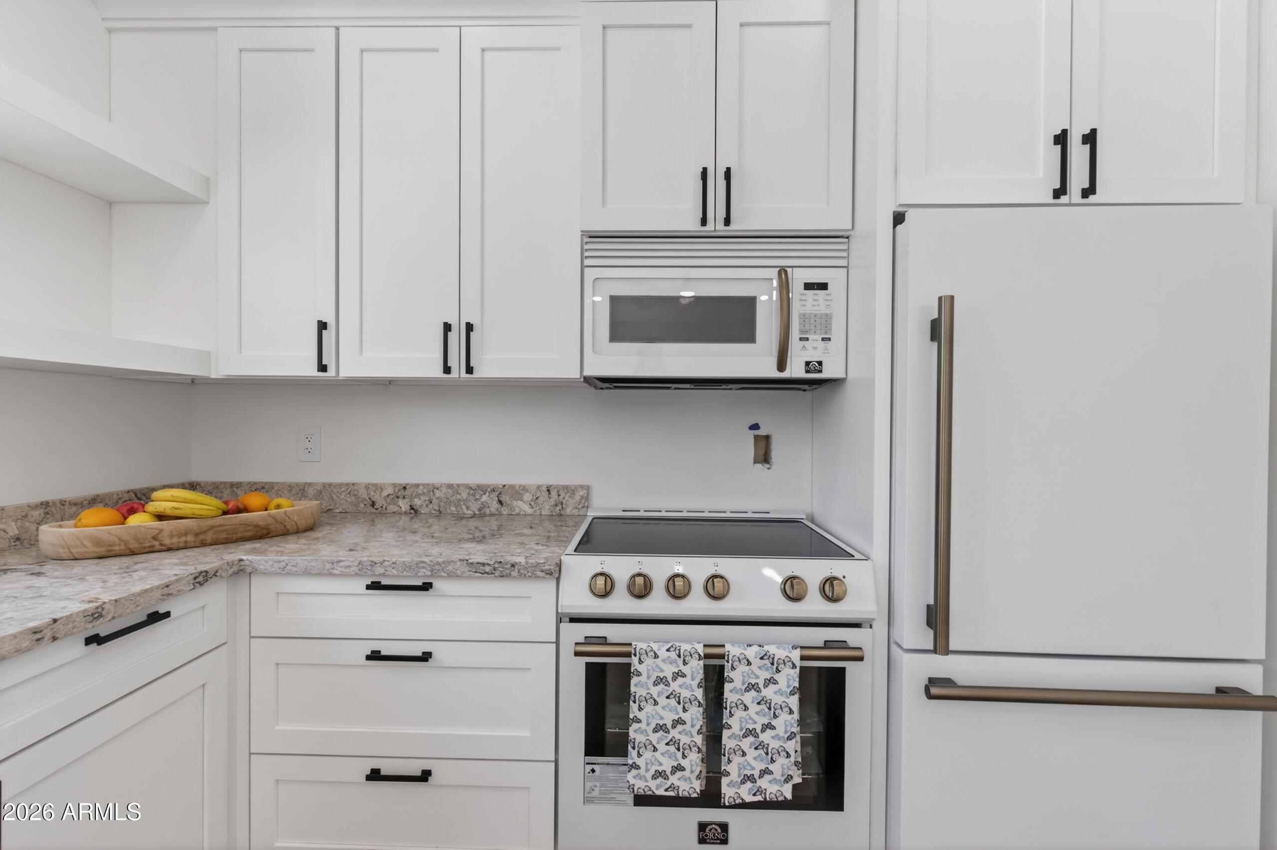 4048 East Edgemont Avenue Phoenix, AZ 85018 - Photo 70 of 88 Guest House Kitchen