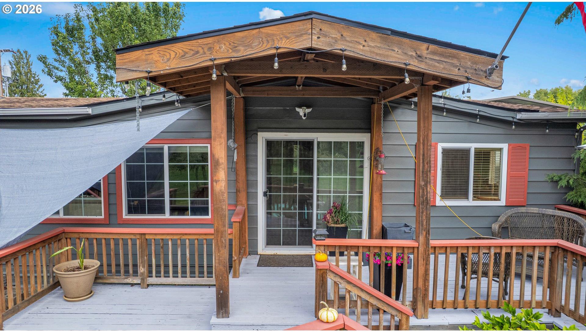 11798 Northeast Carl Road Woodburn, OR 97071 - Photo 2 of 48 Gallery Image 2
