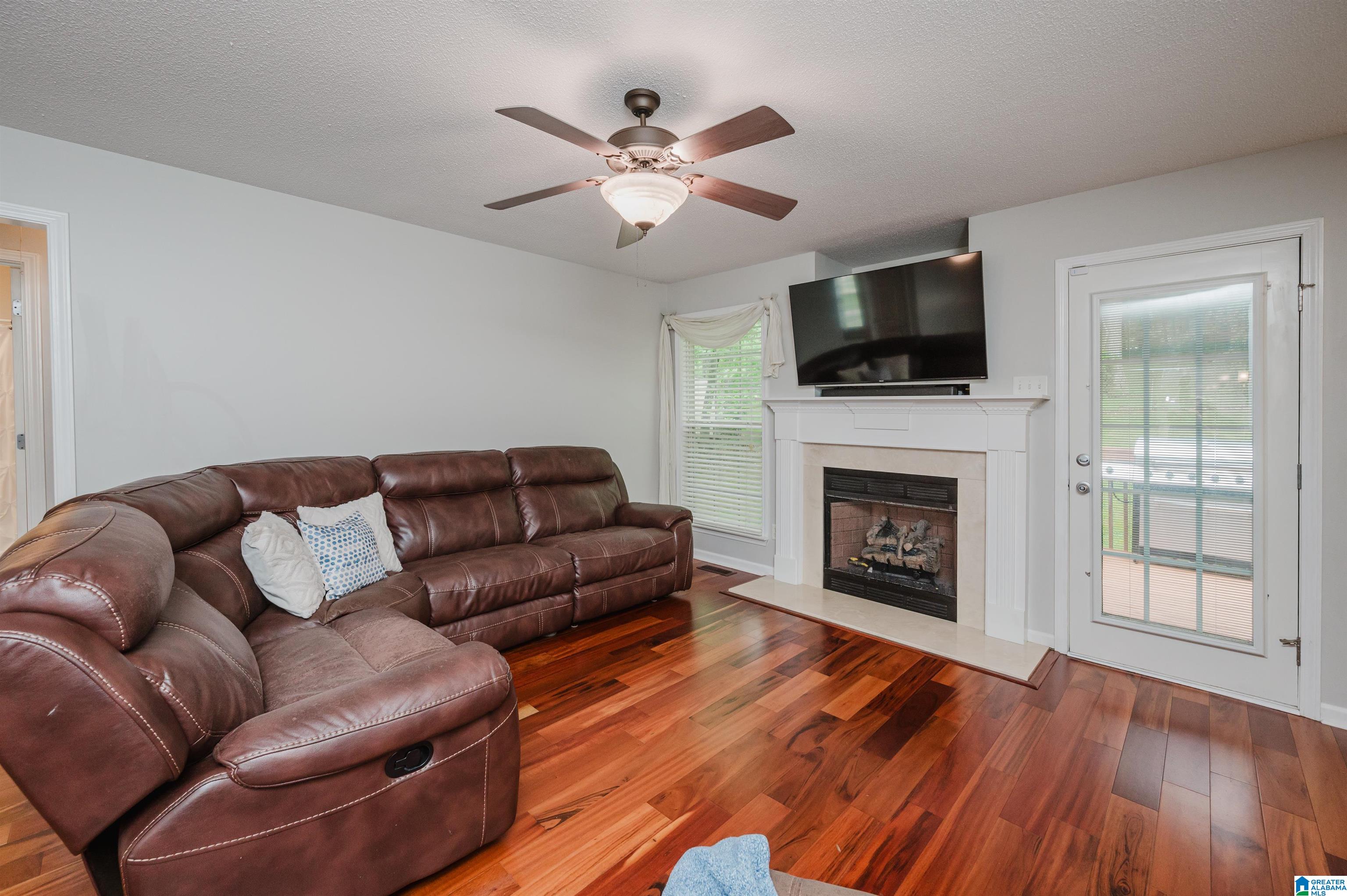 1015 Hickory Circle Moody, AL 35004 - Photo 5 of 29