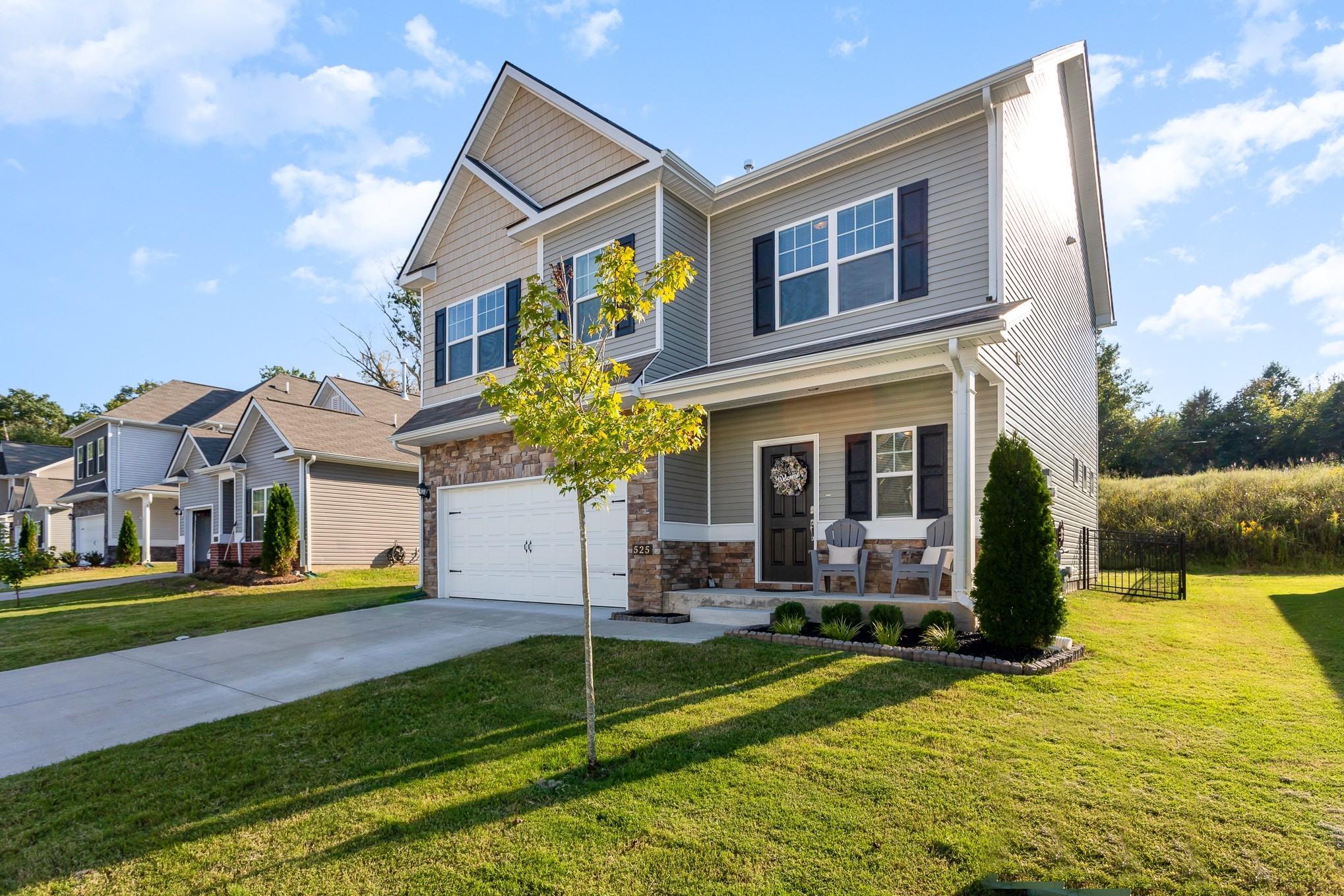 525 Burchell Lane Columbia, TN 38401 - Photo 2 of 35 a front view of house with yard and green space